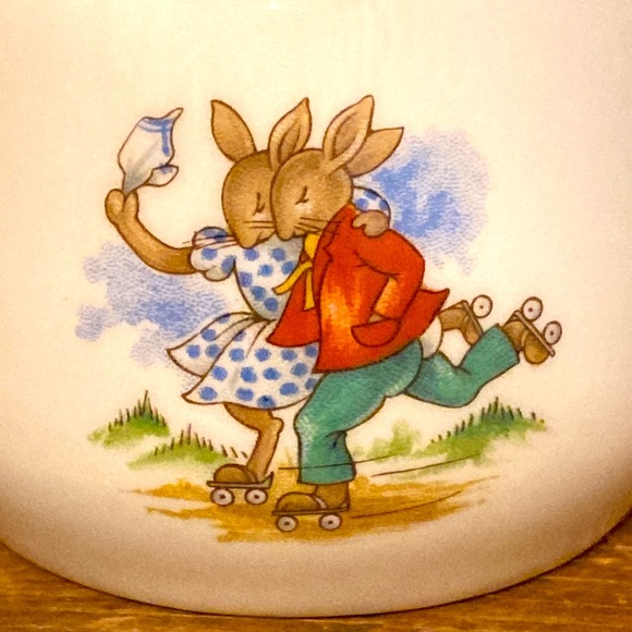 Vintage Royal Doulton Roller-Skating Bunnykins Double Handled Child’s Cup 1936 - Picture 3 of 8